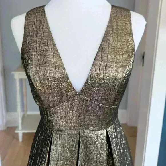 Susana Monaco Metallic Gold Dress Size 4 Homecoming, Prom, Cocktail Party, NYE - Picture 4 of 8